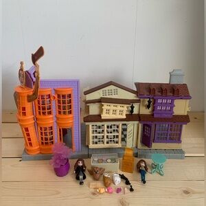 Wizarding World Harry Potter Magical
Minis Diagon Alley 3-in-1 Playset.